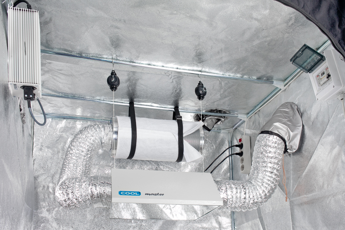 вентиляция и светильник в гроубоксе